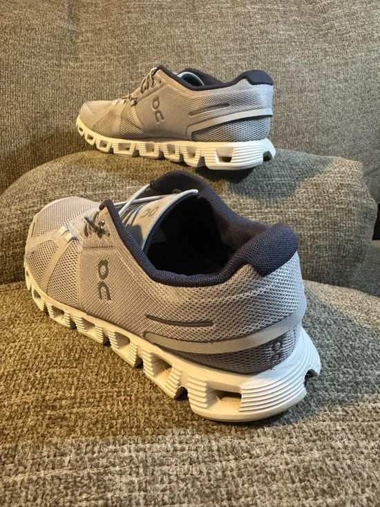 On Cloud 5 athletic Men’s running shoes Size 7 - Picture 11 of 11